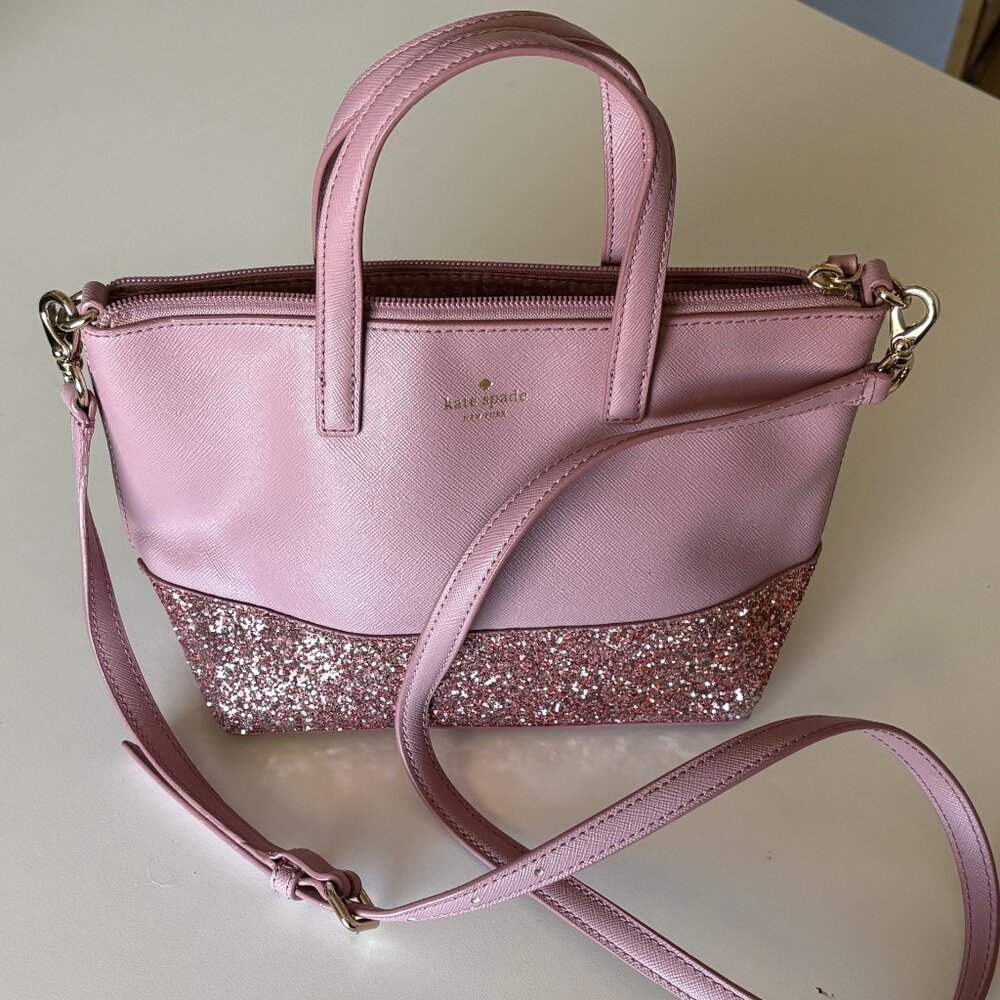 Kate Spade, Hand Bag with removable shoulder strap in excellent condition.
